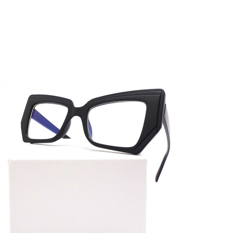 Lunette Amelia